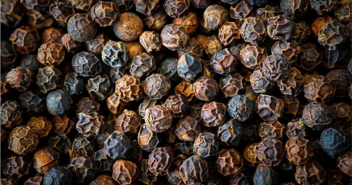 Black peppercorns storage guide — how long it lasts